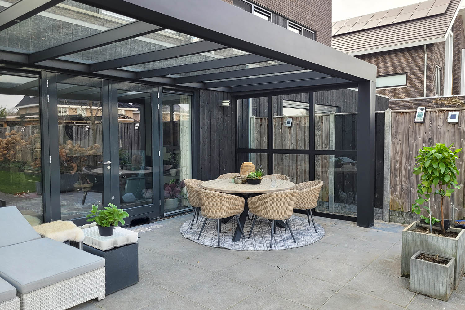 FlatroofCube10 Binnenkant van de Flatroof Cube, met zicht op de stevige constructie.
