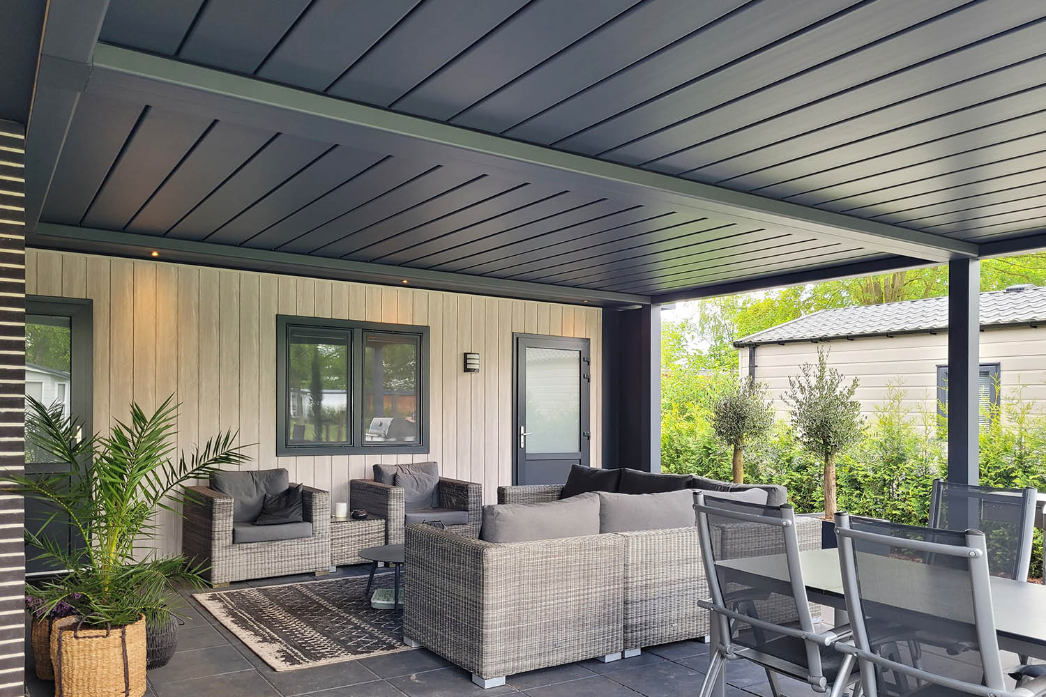 flatroof-cube-10 Cabrio lamellendak voor horeca terras
