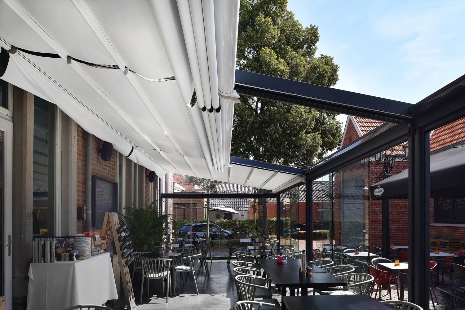 Pergotenda9 Palladia Pergotenda voor groot horeca terras