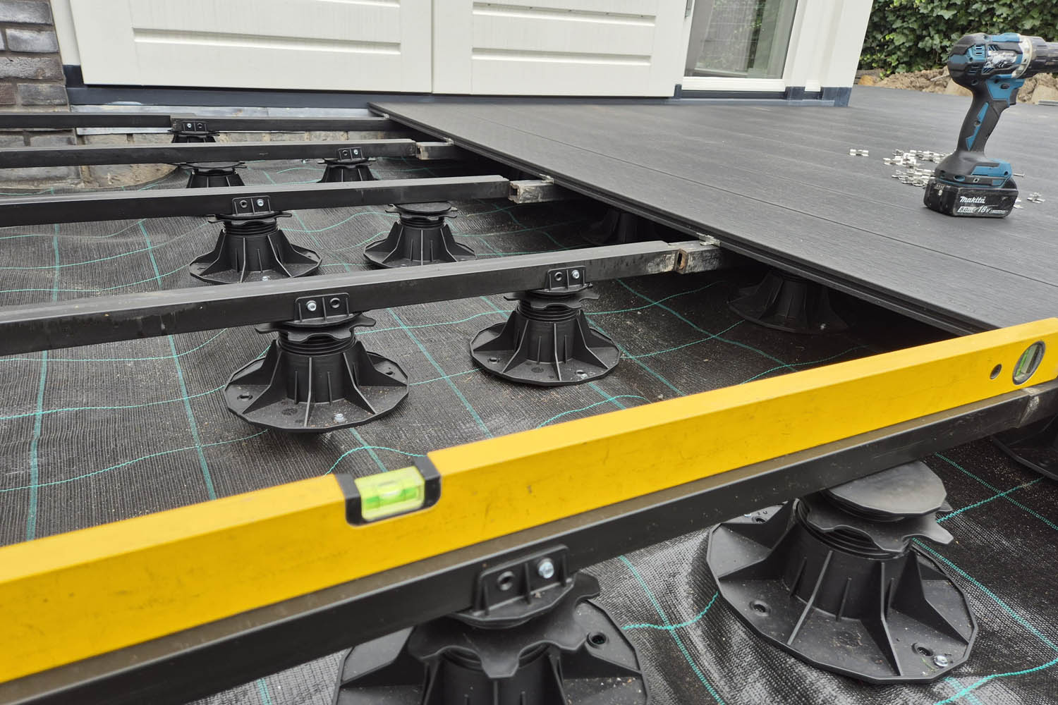 vloer-3 Buitenvloer met houten vlonderplanken