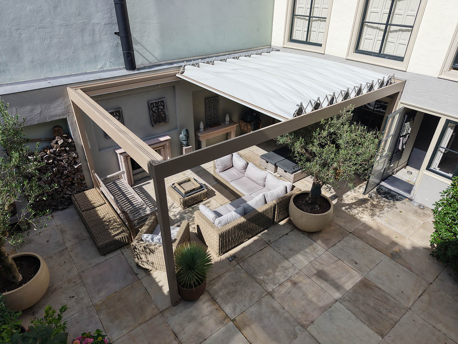 default Corradi overkapping voor moderne tuin