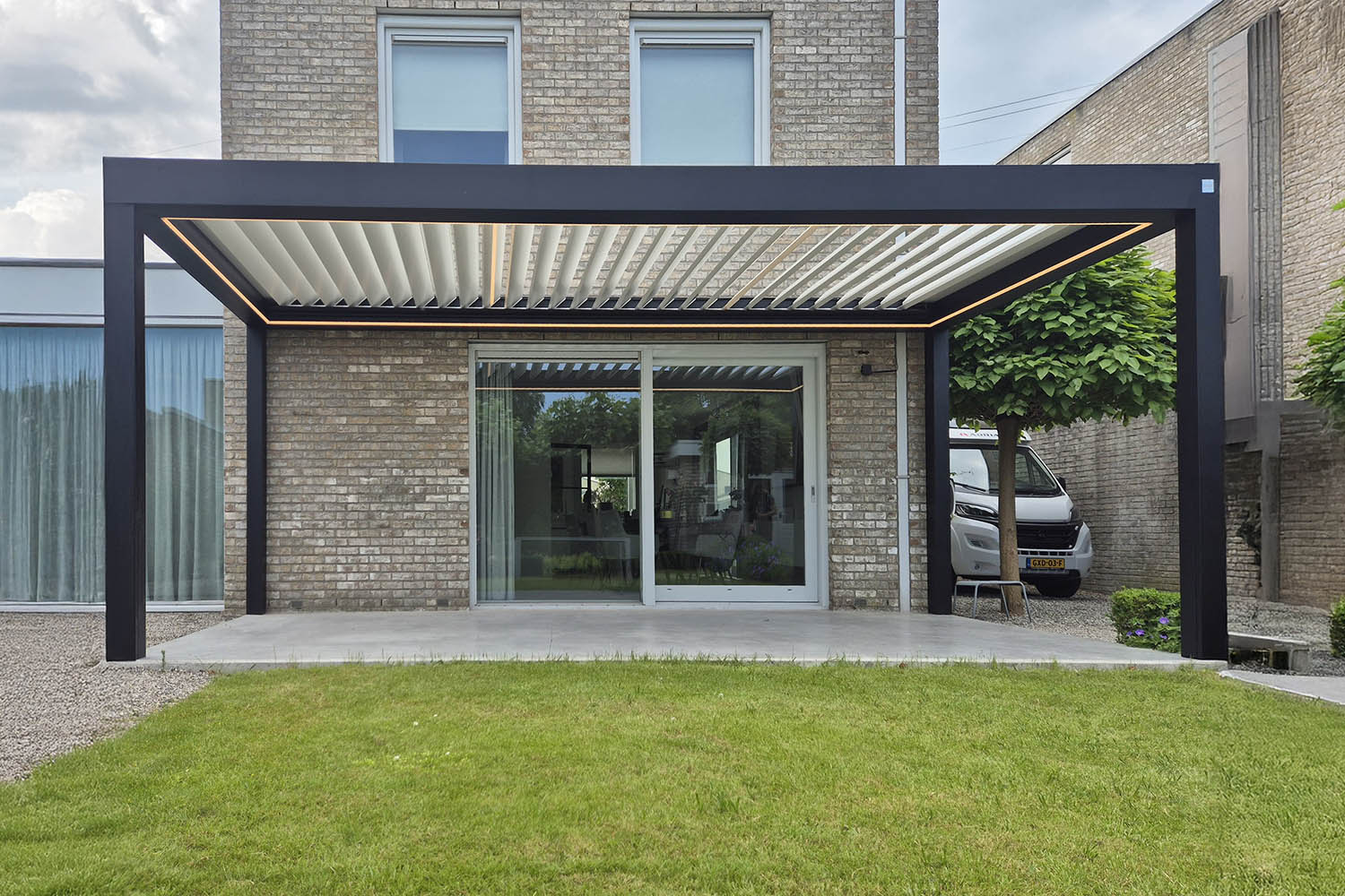 Lamellendak-8 Corradi Imago luxe lamellendak voor moderne buitenruimte