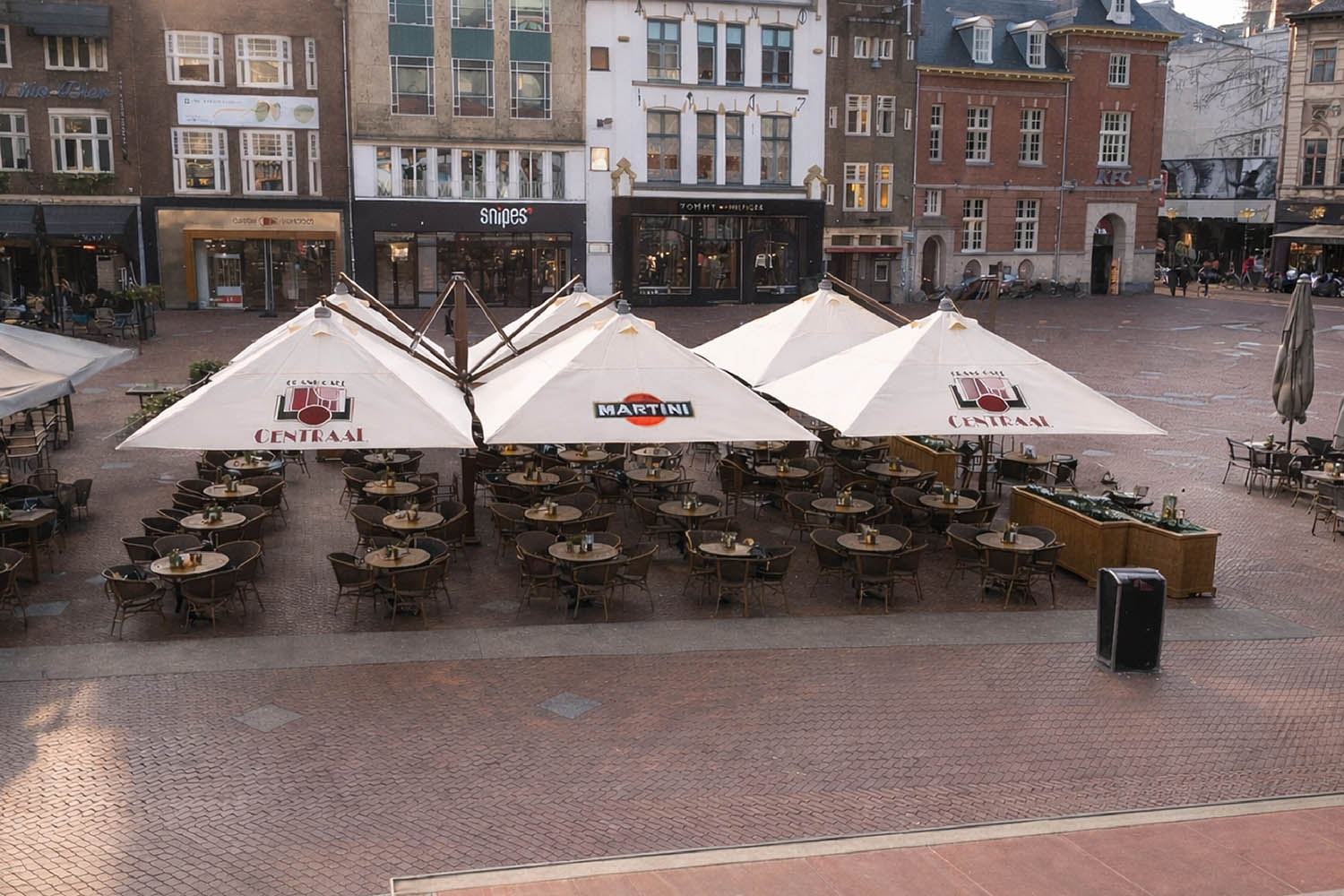 07-Parasols Parasol systeem met inritsbare regengoten