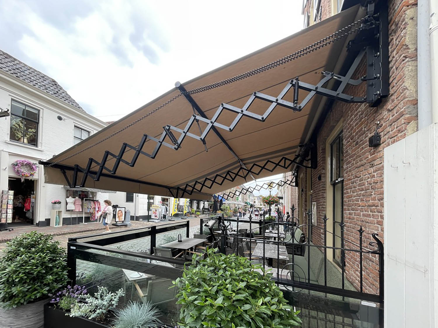 Schaararmscherm 3 Schaararmscherm voor horeca terras